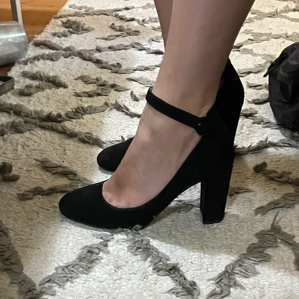 Marc fisher black heels